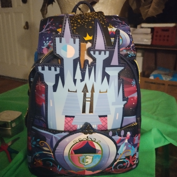 Marvel brand new miniature backpacks comes with wallet and keychain - Picture 6 of 15